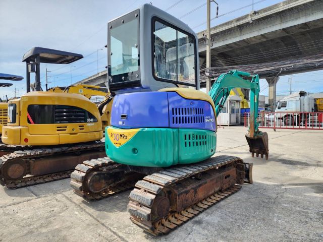 ขายรถขุดขนาด 3 ตัน KOMATSU PC30MR-1 เก๋งตู้ เนื้อดี พิมพ์นิยม นำเข้าจากญี่ปุ่น