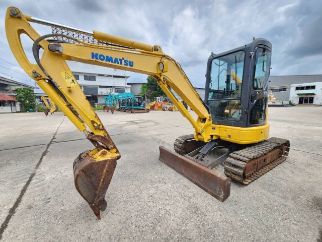 ขายรถขุดขนาด 3.5 ตัน KOMATSU PC35MR-2 เก๋งตู้ เนื้อดี พิมพ์นิยม นำเข้าจากญี่ปุ่น