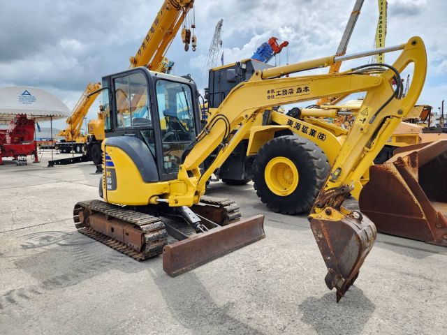 ขายรถขุดขนาด 3.5 ตัน KOMATSU PC35MR-2 เก๋งตู้ เนื้อดี พิมพ์นิยม นำเข้าจากญี่ปุ่น