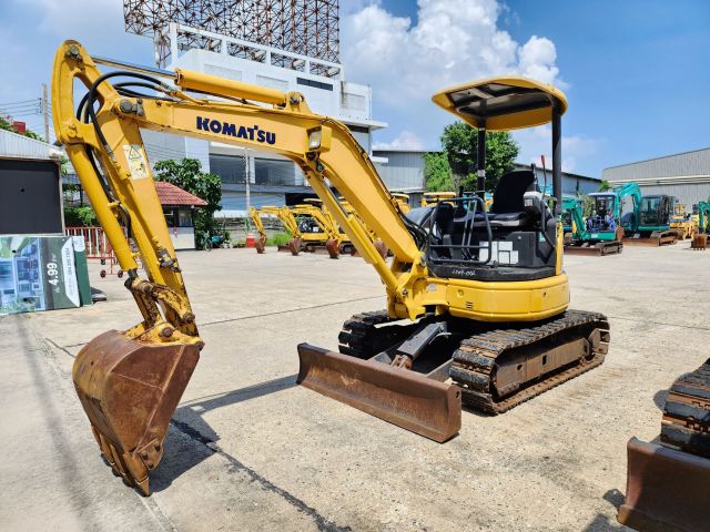 ขายรถขุด KOMATSU PC30MR-2 นำเข้าจากญี่ปุ่นแท้ ไม่เคยใช้งานเมืองไทย สภาพสวยจัดๆ