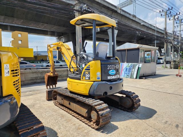 ขายรถขุด KOMATSU PC30MR-2 นำเข้าจากญี่ปุ่นแท้ ไม่เคยใช้งานเมืองไทย สภาพสวยจัดๆ