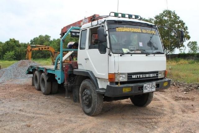 ขายรถบรรทุกท้ายเป็ด MITSUBISHI FUSO 195HP ติดเครน 3 ตัน