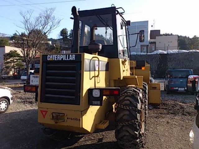 CAT 910E 1YK00900 1932hr Cabin with bucket and blade‏