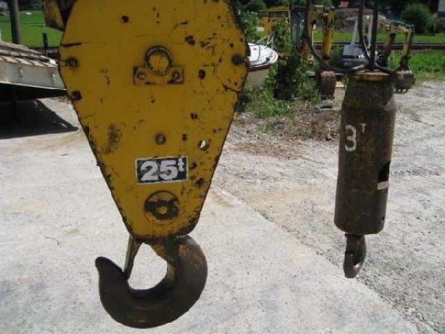 ขายรถเครน KOMATSU LW250M-2-10181 Y1991