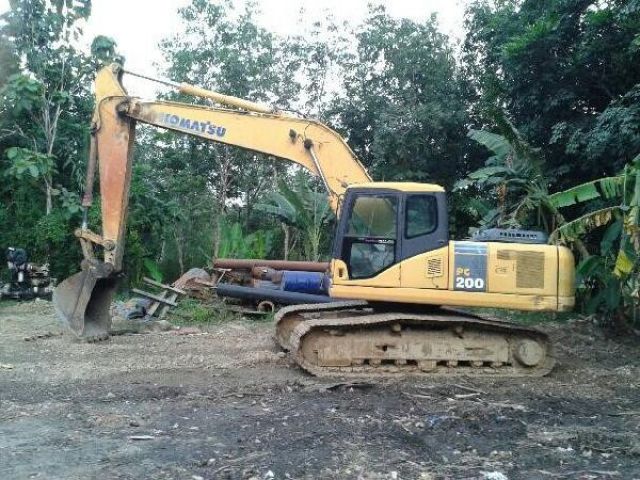 ขายด่วน.....รถแบคโฮ KOMATSU PC200-7