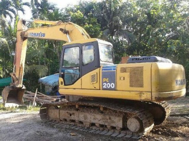 ขายด่วน.....รถแบคโฮ KOMATSU PC200-7