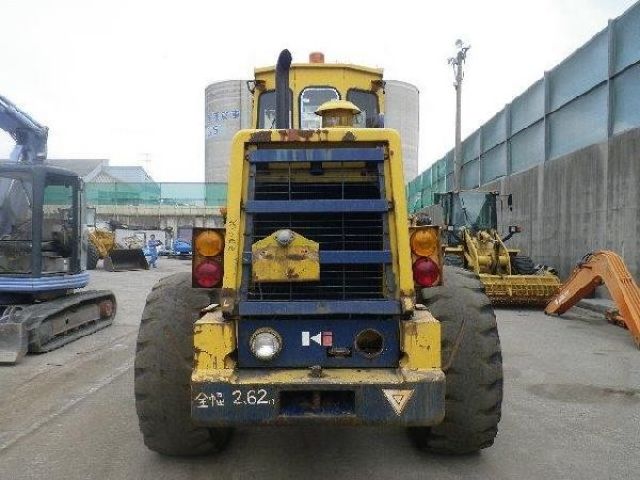 ขายรถตักล้อยาง “KOMATSU” 530B-50130