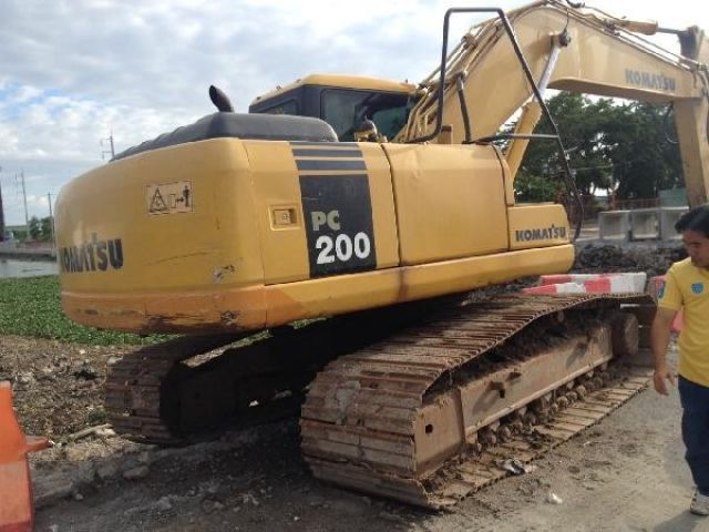 ขายรถแบคโฮ KOMATSU PC200-7-79391 พร้อมหัวกระแทก