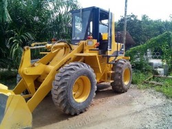 ขายรถตักล้อยาง KOMATSU WA100-1