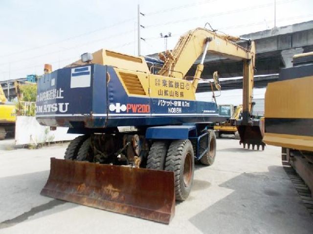 ขายรถแบคโฮล้อยาง KOMATSU PW200-1-10094