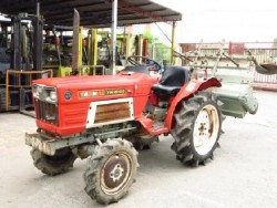 รถแทรคเตอร์ YANMAR YA1610D ขับเคลื่อน 4 ล้อ พร้อมโรตารี่ มือสองญี่ปุ่น