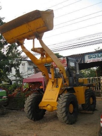 รถตักล้อยาง MITSUI รุ่น HL 714