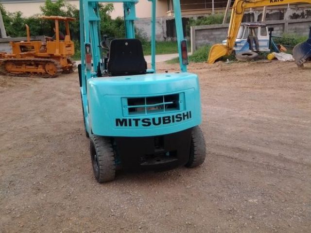 ขายรถยกฟอร์คลิฟ MISUBISHI FD 25เครื่องดีเซล นำเข้าจากเก่าญี่ปุ่น ติดต่อยุด 081-987-0866