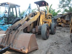 ขายรถตักล้อยาง KOMATSU เครื่องดีเซล 4สูบ ราคา 230,000บาท