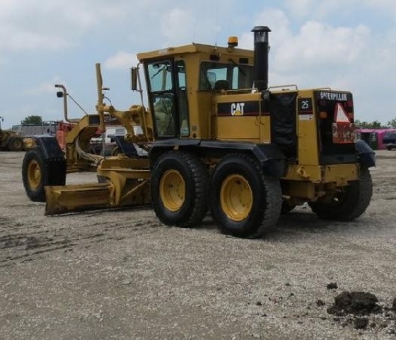 รถเกรด Caterpillar 140H #2ZK01248 13,362hrs